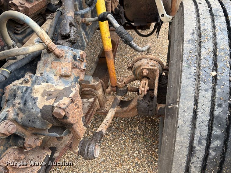 image for item ER1998 1995 Ford F800 dump truck
