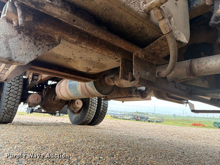 image for item ER1998 1995 Ford F800 dump truck