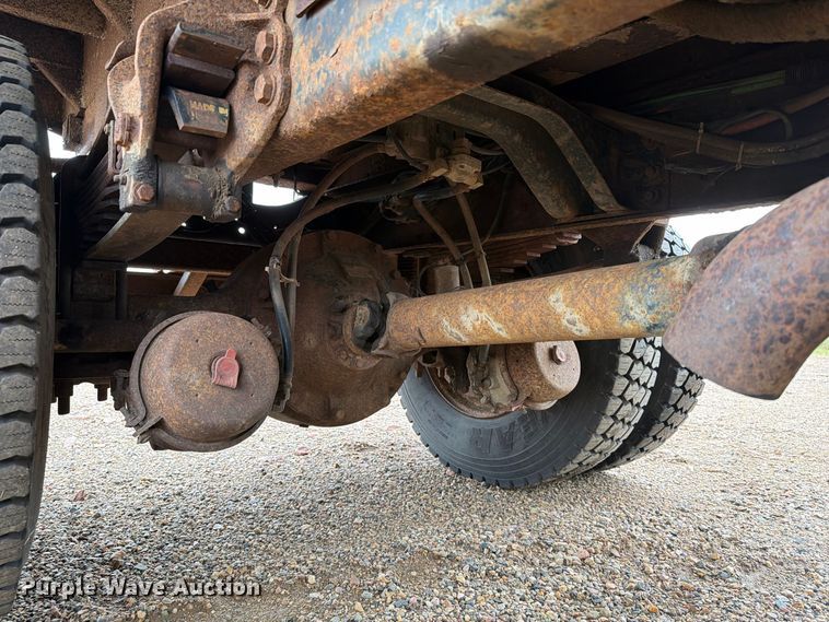 image for item ER1998 1995 Ford F800 dump truck