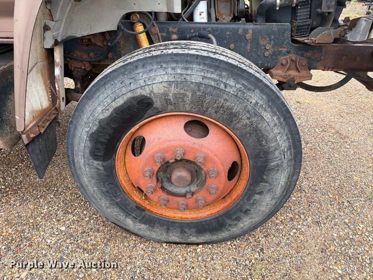 image for item ER1998 1995 Ford F800 dump truck