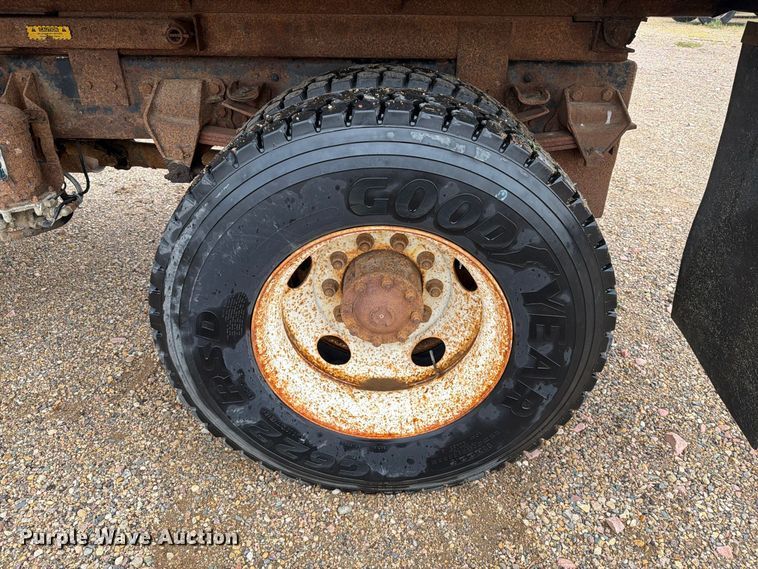 image for item ER1998 1995 Ford F800 dump truck