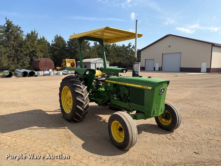 image for item ER2001 1975 John Deere 2030 tractor