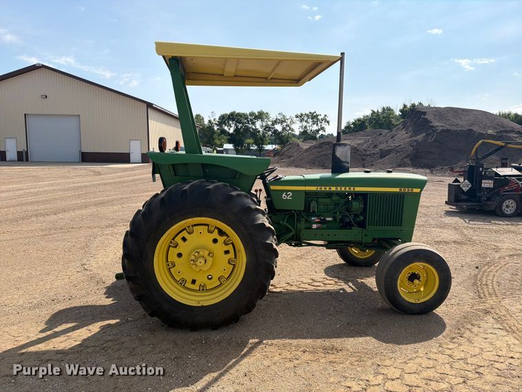 image for item ER2001 1975 John Deere 2030 tractor