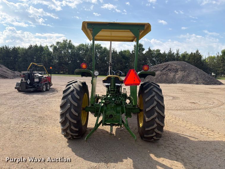 image for item ER2001 1975 John Deere 2030 tractor