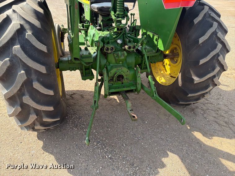 image for item ER2001 1975 John Deere 2030 tractor