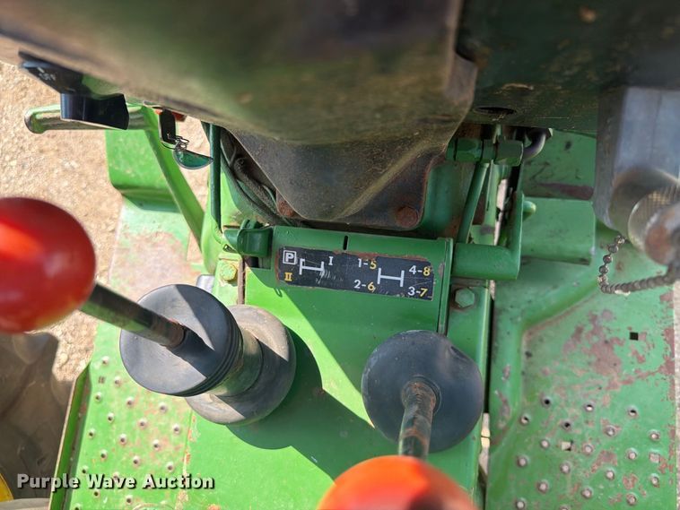 image for item ER2001 1975 John Deere 2030 tractor