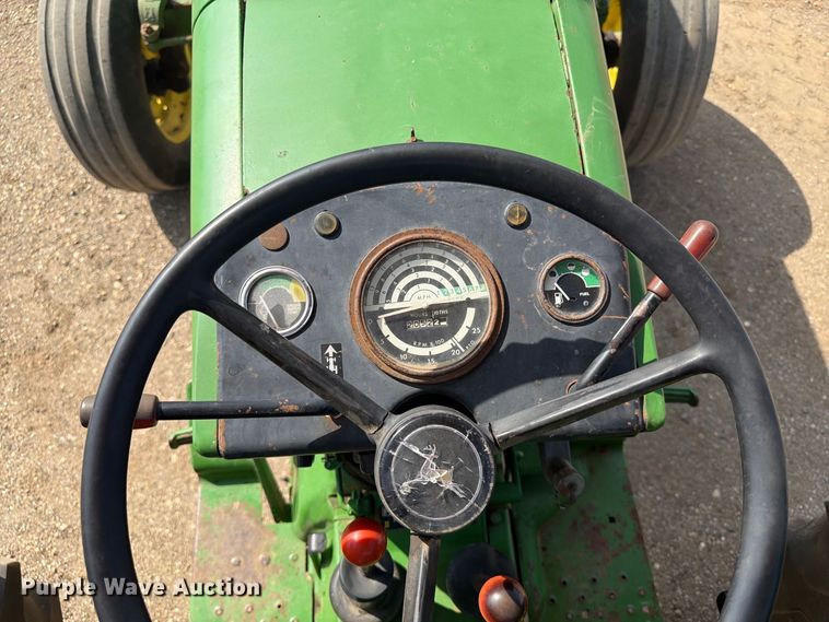image for item ER2001 1975 John Deere 2030 tractor