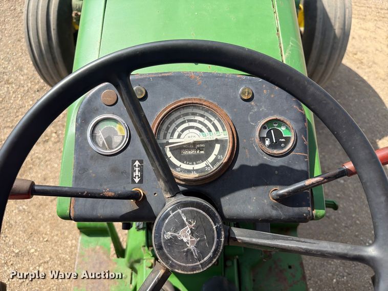 image for item ER2001 1975 John Deere 2030 tractor