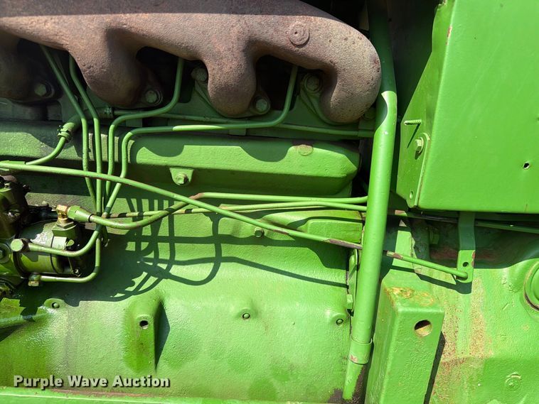 image for item ER2001 1975 John Deere 2030 tractor