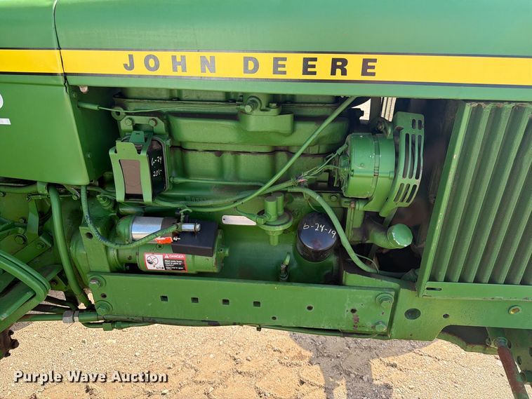 image for item ER2001 1975 John Deere 2030 tractor
