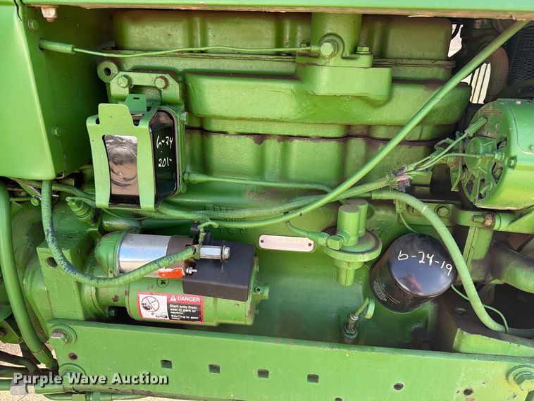 image for item ER2001 1975 John Deere 2030 tractor