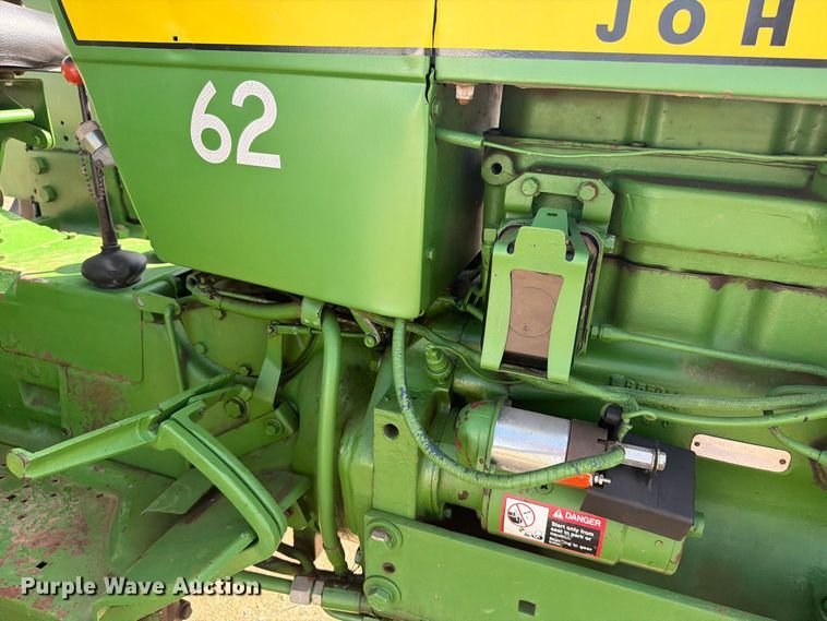 image for item ER2001 1975 John Deere 2030 tractor