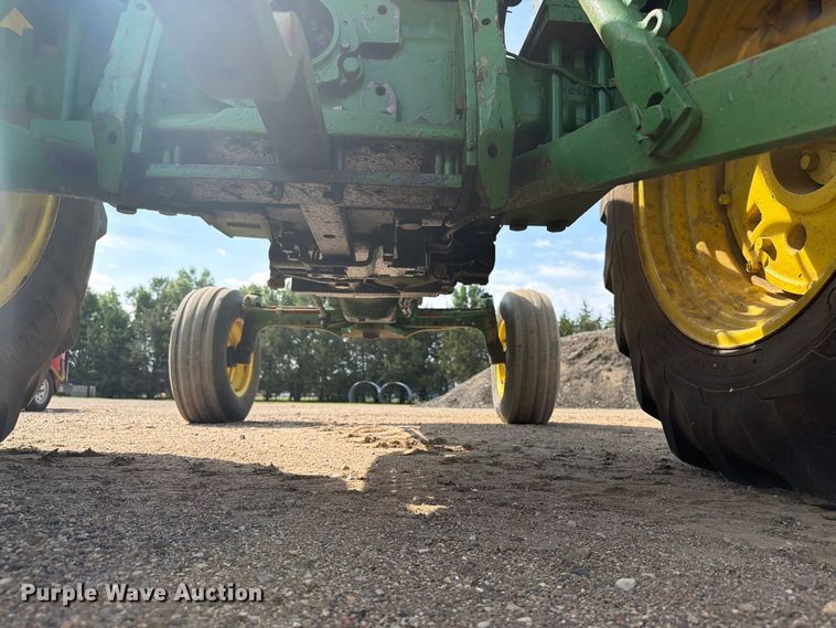 image for item ER2001 1975 John Deere 2030 tractor