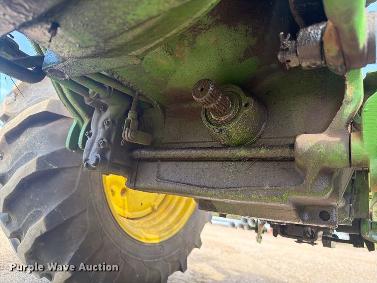 image for item ER2001 1975 John Deere 2030 tractor