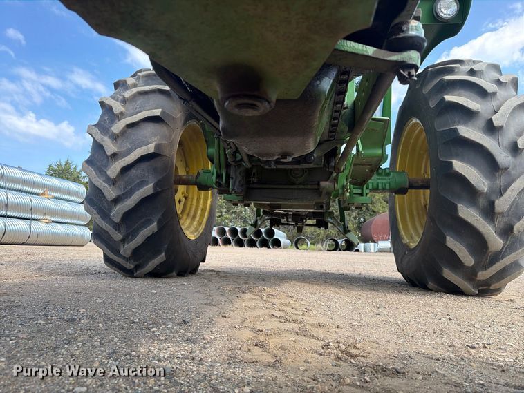 image for item ER2001 1975 John Deere 2030 tractor