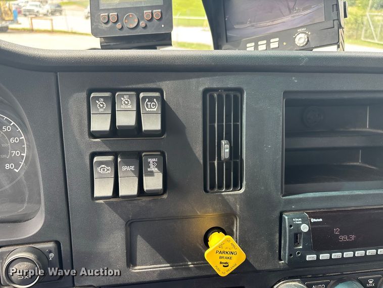 image for item ER3184 2025 Kenworth T480 refuse truck