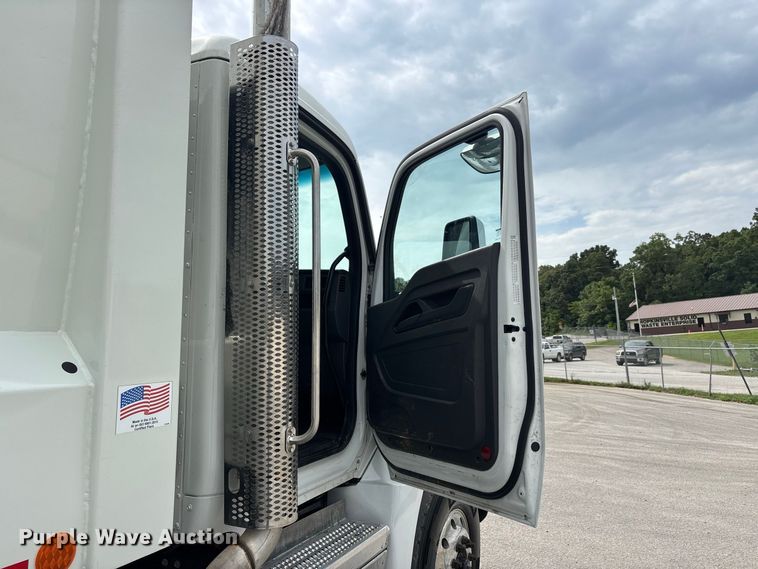 image for item ER3184 2025 Kenworth T480 refuse truck