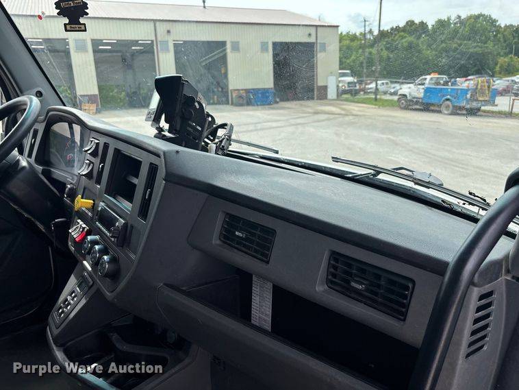 image for item ER3184 2025 Kenworth T480 refuse truck