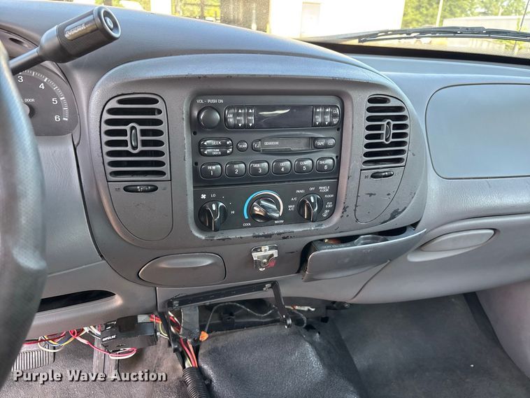 image for item ER3237 1998 Ford Expedition SUV
