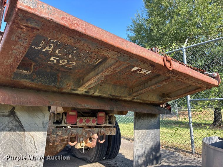 image for item ER3240 1997 International 4700 bucket truck
