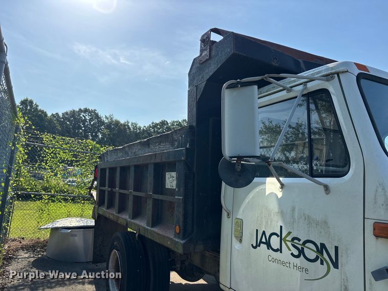 image for item ER3240 1997 International 4700 bucket truck