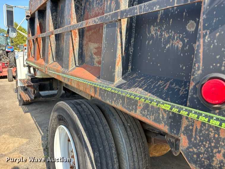 image for item ER3240 1997 International 4700 bucket truck