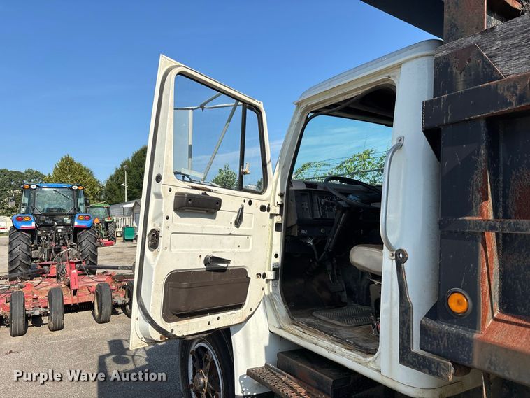 image for item ER3240 1997 International 4700 bucket truck