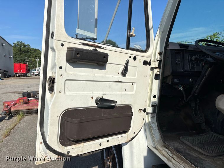 image for item ER3240 1997 International 4700 bucket truck