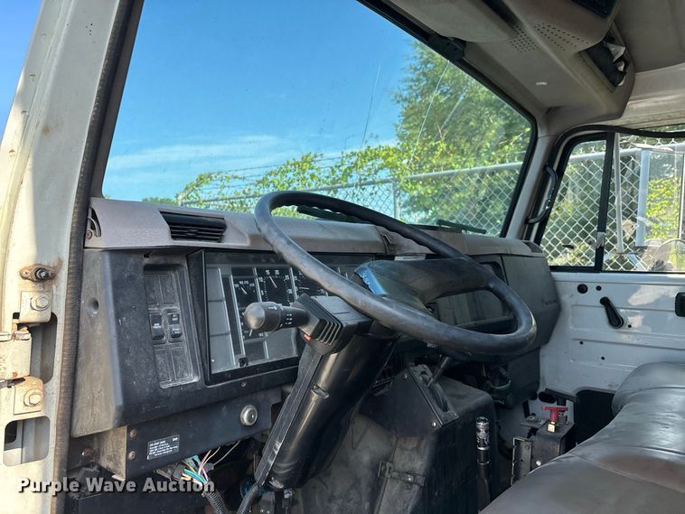 image for item ER3240 1997 International 4700 bucket truck