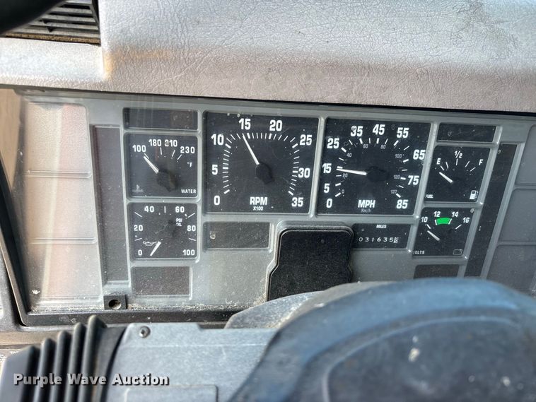 image for item ER3240 1997 International 4700 bucket truck
