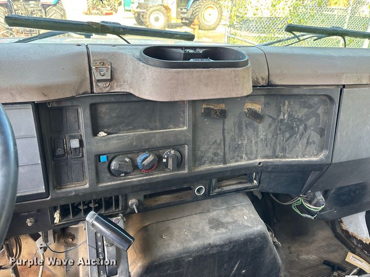 image for item ER3240 1997 International 4700 bucket truck
