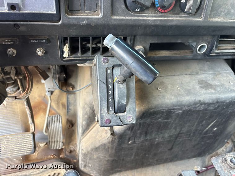 image for item ER3240 1997 International 4700 bucket truck