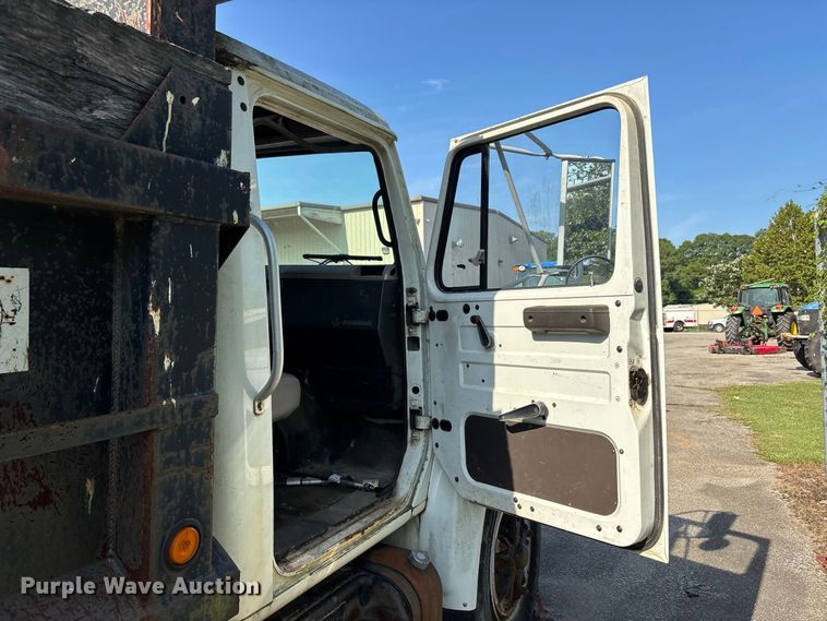 image for item ER3240 1997 International 4700 bucket truck