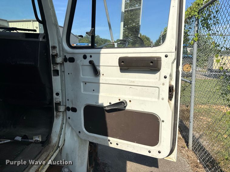 image for item ER3240 1997 International 4700 bucket truck