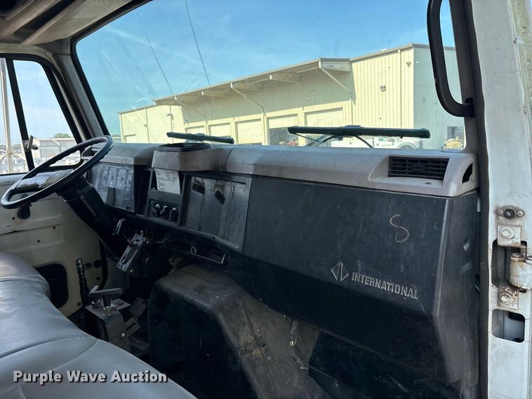 image for item ER3240 1997 International 4700 bucket truck