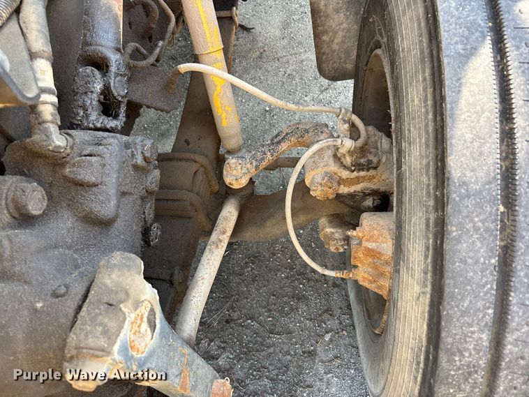image for item ER3240 1997 International 4700 bucket truck