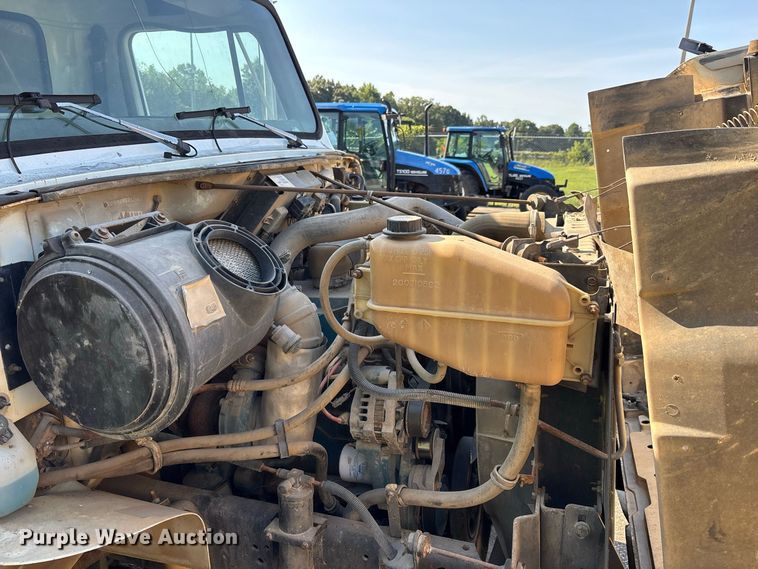image for item ER3240 1997 International 4700 bucket truck