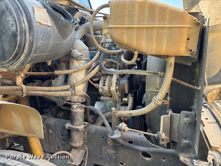 image for item ER3240 1997 International 4700 bucket truck