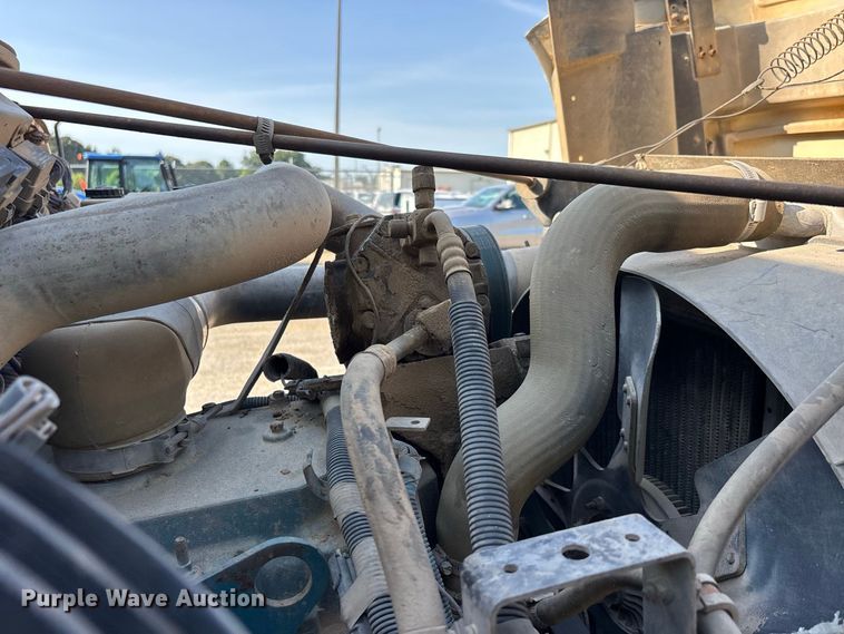 image for item ER3240 1997 International 4700 bucket truck