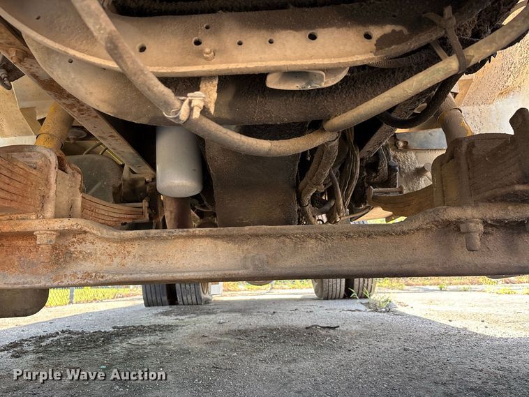 image for item ER3240 1997 International 4700 bucket truck