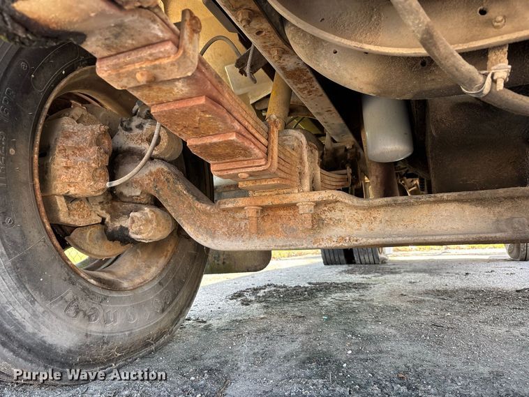 image for item ER3240 1997 International 4700 bucket truck