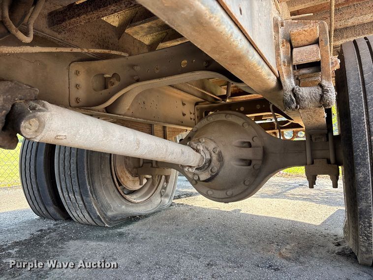image for item ER3240 1997 International 4700 bucket truck