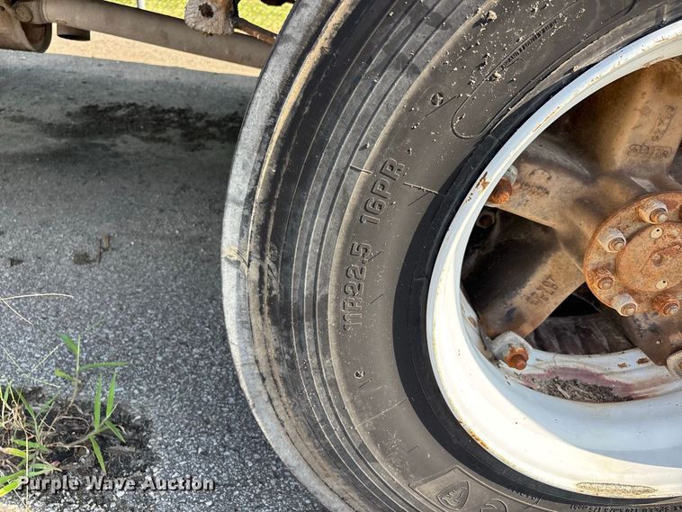 image for item ER3240 1997 International 4700 bucket truck