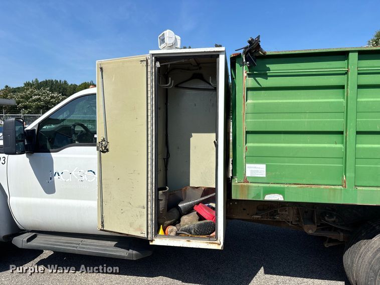 image for item ER3242 2012 Ford F450 Super Duty dump truck