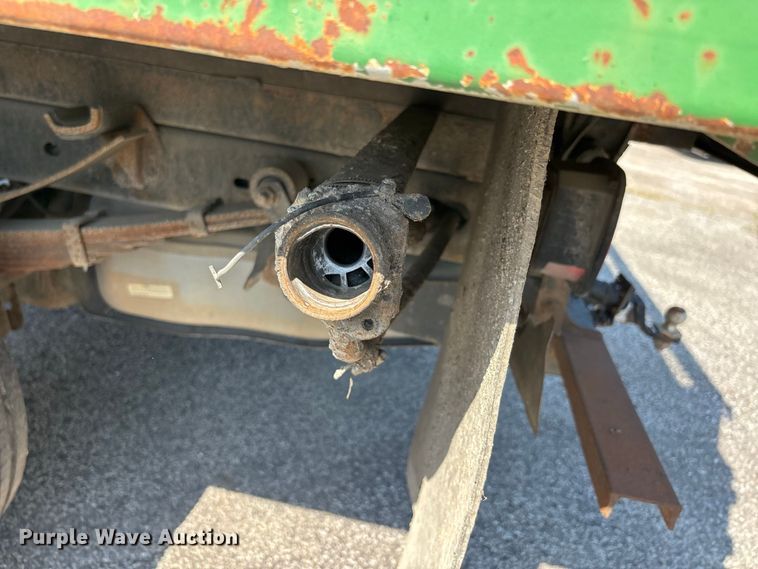 image for item ER3242 2012 Ford F450 Super Duty dump truck