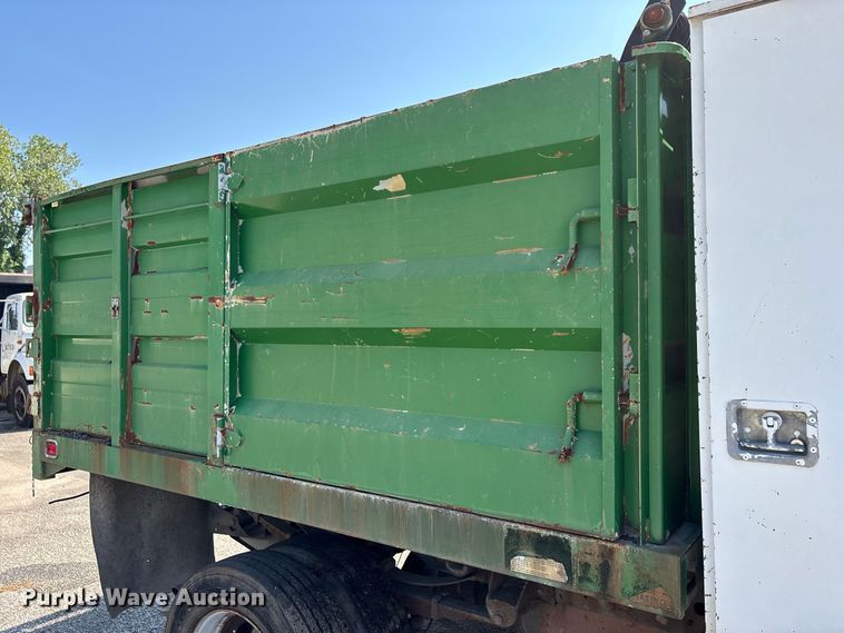 image for item ER3242 2012 Ford F450 Super Duty dump truck