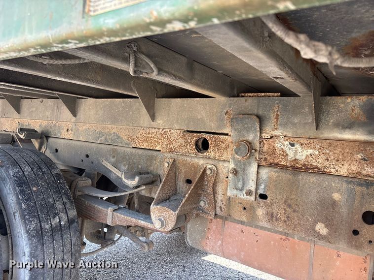 image for item ER3242 2012 Ford F450 Super Duty dump truck