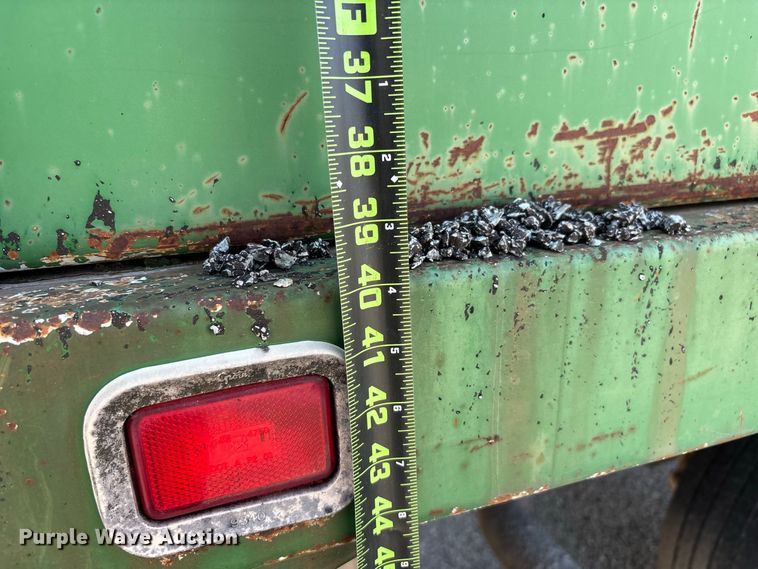 image for item ER3242 2012 Ford F450 Super Duty dump truck