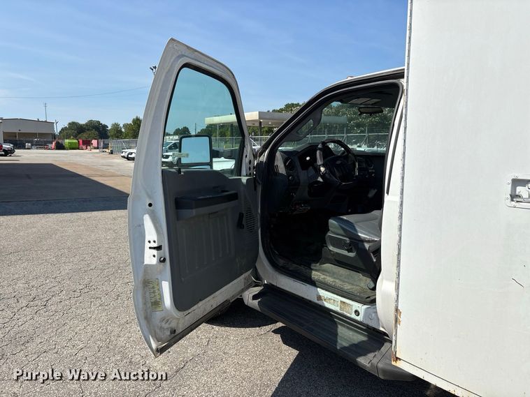 image for item ER3242 2012 Ford F450 Super Duty dump truck