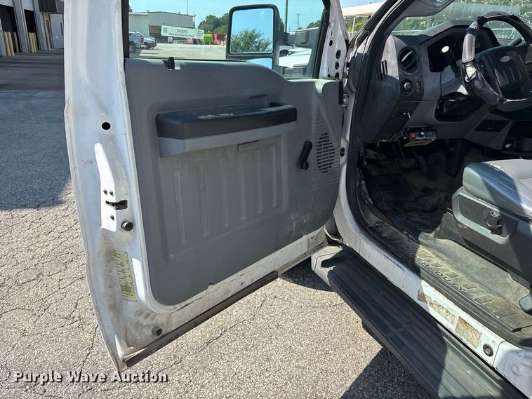image for item ER3242 2012 Ford F450 Super Duty dump truck